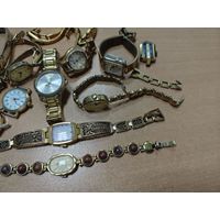 Лот желтых часов.