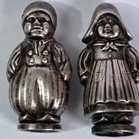 Старинный комплект салонка перечница. Посеребрение.Европа.