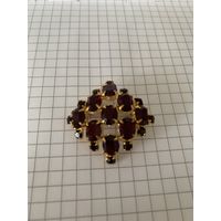 Брошь винтаж гранатовое стекло