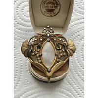 Брошь. Брошь-кулон
