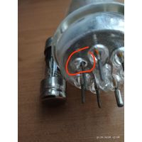 Лампа и разрядник.