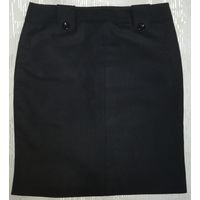 Классическая черная юбка(почти новая) из добротной ткани, на подкладке, более низкой посадки, пр-ва Турция фабричная, размер44.