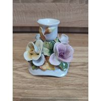 Фарфоровый подсвечник с лепниной Румыния