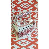 Беларускі прас. Утюг угольный с орнаментом