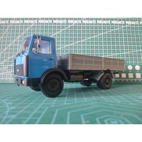 Масштабная модель МАЗ-5337 Бортовой Масштаб 1/43 Наш автопром