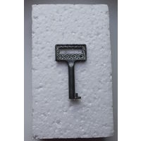 Красивый редкий ключик винтажный от шкафов