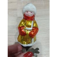 Елочные игрушки, стекло, мальчик в больших рукавицах, ребенок