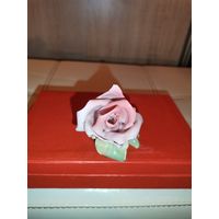 Фарфоровая фигурка "Роза", Карл Энс, есть сколы.