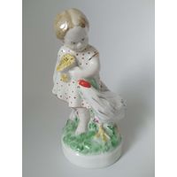 RRR Девочка с курочкой . Рига! Люкс! Редкость! В коллекцию!