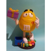 Диспенсер m&ms.