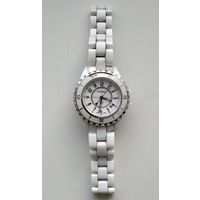 Часы Chanel J12.