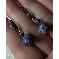 Серьги. Камень.