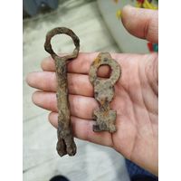 Два очень старинных ключа времён вкл