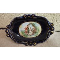 Тарелка фарфоровая Наказание Купидона (размер 20 х 13 см) Ильминау. Германия