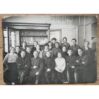 Фото группы командиров РККА и преподавателей военного учебного заведения. 1930-е.  15.5х 22.5 см