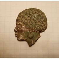 Голова африканки, накладка.