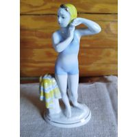 Юная пловчиха (купальщица) лфз