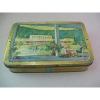 Старинная жестяная коробка
