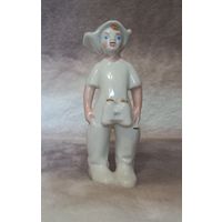 Статуэтка. Юный будёновец.