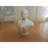 Бюст. М. Горький  ЛФЗ