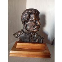Барельеф Сталина