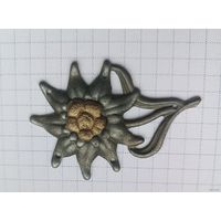 Цветок на головной убор.