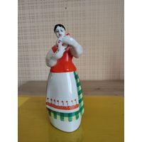 Статуэтка Девушка с куманцом, Полонский ЗХК