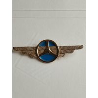 Нагрудный знак водителя Минавтотранса СССР.