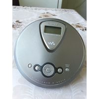 Плеер CD рабочий, работает от сети и батарей,