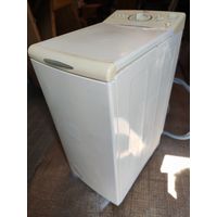 Стиральная машина Whirlpool б/у в рабочем состоянии.