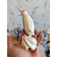 Статуэтка пингвин кость зуб