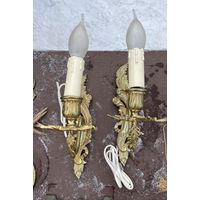 Пара настенных светильников в стиле барокко