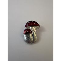 Гриб мухомор значок тяжелый