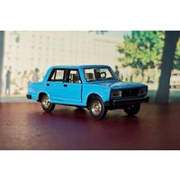 ВАЗ 2105 СССР 1/43 модель