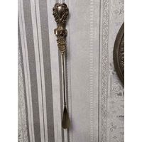 Изящный винтажный рожок (лопатка) для обуви Парусник на подвесе. Европа.