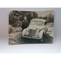 Фото около автомобиля