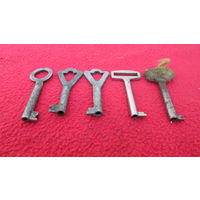 Ключи старинные,Цена за весь лот .