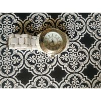 Часы наручные с браслетом.  В коллекцию,ремонт,на запчасти.Состояние на скане.