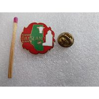 Знак. Daysland, провинция Альберта, Канада. тяжелый