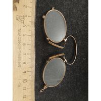 Пенсне в позолоте