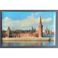 Открытка "Москва. Московский Кремль. Юго-восточная часть стены". Фото Р.Бениаминсон, 1982, изд."Аврора"