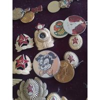 Значки военные и не только цена за лот