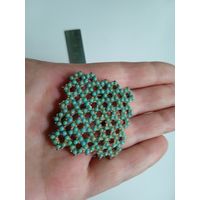 Винтажная брошь.вставки не пластик.