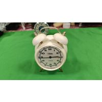 Будильник СЛАВА СССР .  11 камней . 100% Рабочие . с Рубля .