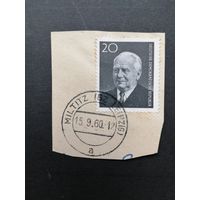 ГДР 1960 Марка на вырезке "Смерть Президента ГДР Вильгельма Пика" (гашение) Mi.784А каталог 0.80 евро