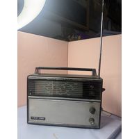 Старт с 1 рубля! Радиоприёмник ВЭФ 201! Смотрите другие лоты и предлагайте Ваши цены!