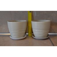 Горшки для цветов.  Цена за оба.