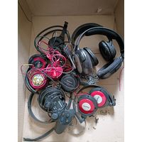 Наушников остаток и игровой пульт б/у