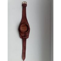 Ремешок для карманных часов из толстой, натуральной кожи. Размеры часов приведены. Продается без часов.