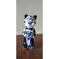 Статуэтка фарфоровая Поросёнок Хрюндель, Гжель